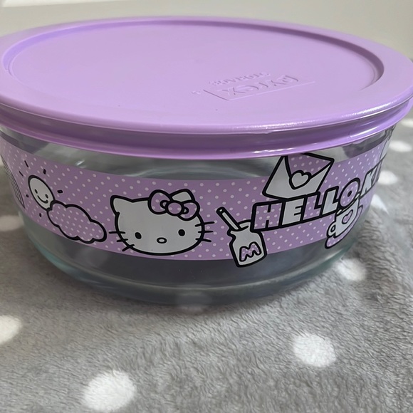 Hello Kitty Pyrex Storage Container - Picture 3 of 6